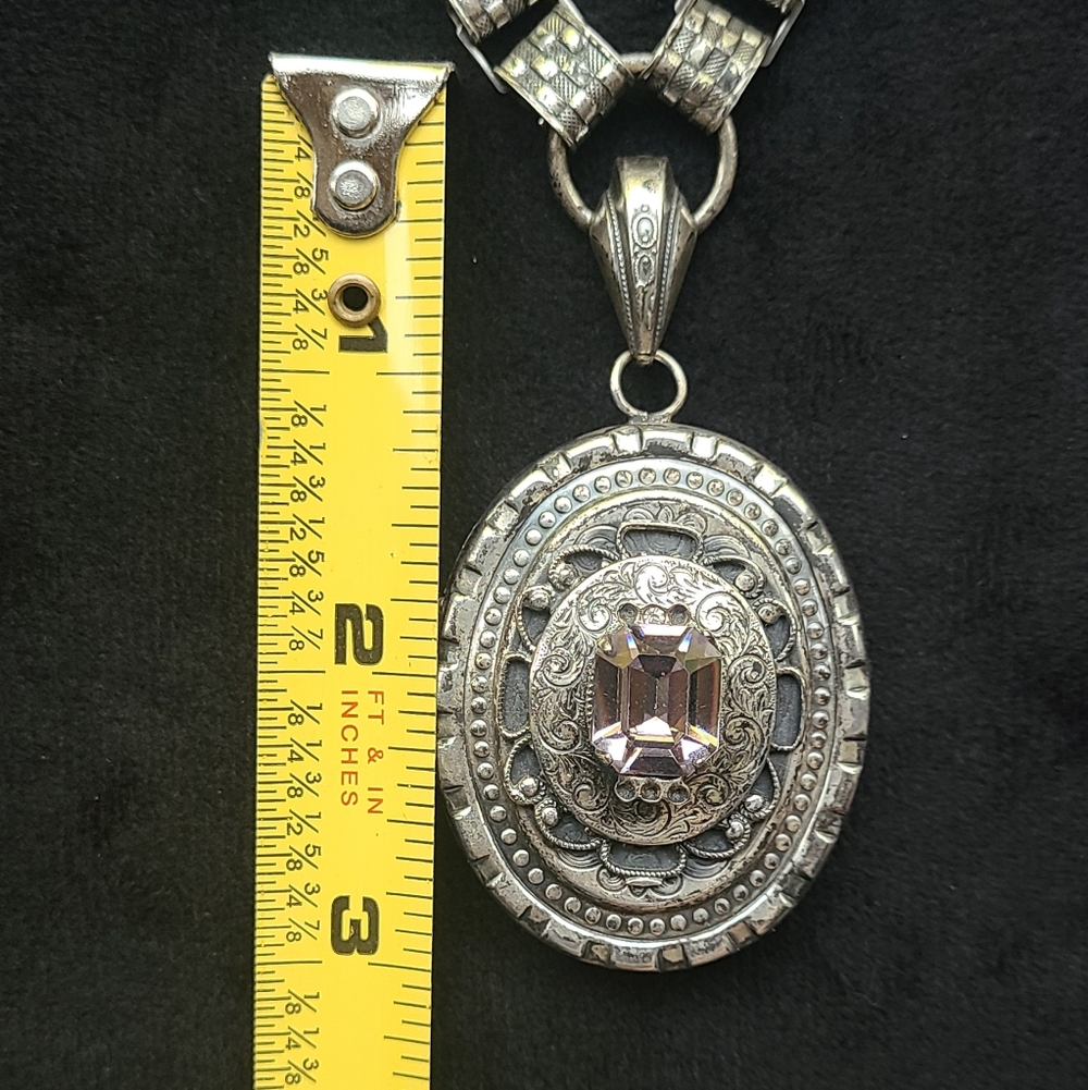 Antique Victorian Book chain Locket - Picture 6 of 9